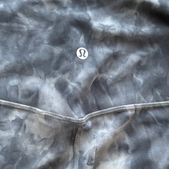 Lululemon Align Black Tie-Dye Leggings - Picture 3 of 4